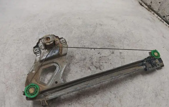 Audi 80 90 B3 Front door manual window regulator 893839399
