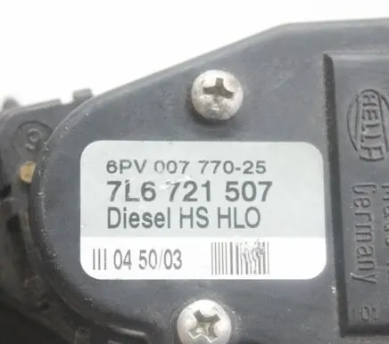 Volkswagen Touareg I Accelerator throttle pedal 7L6721507