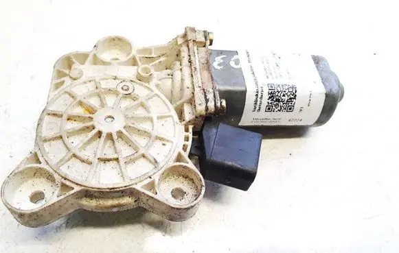 Mercedes-Benz C W203 Front door window regulator motor A2118201742 990595101