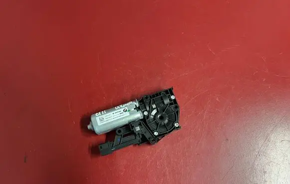 BMW X1 U11 Sunroof motor/actuator 9854524