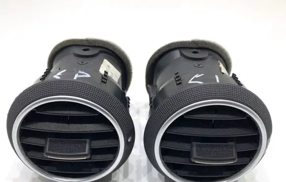 Audi A3 S3 8P Dashboard side air vent grill/cover trim 8P0820901A