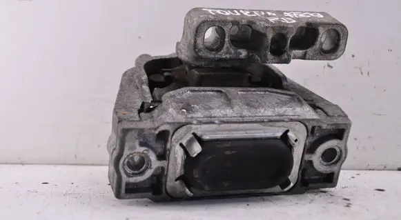 Engine mount bracket