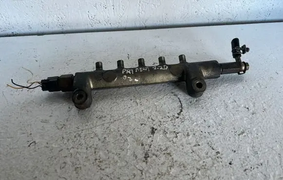 Nissan Primera Fuel main line pipe