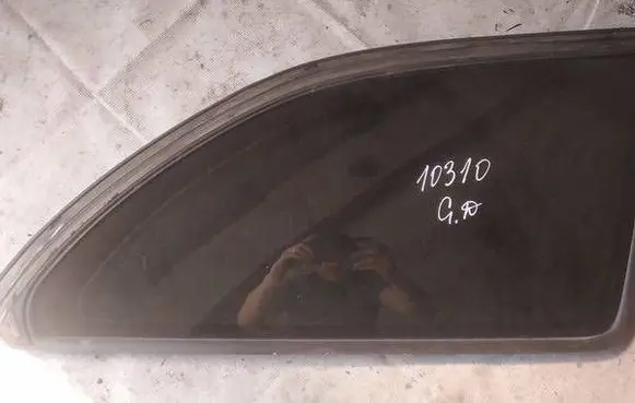 Skoda Octavia Mk2 (1Z) Rear side window as2