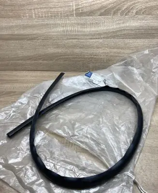Mercedes-Benz Vito Viano W638 Windshield trim A6386710021