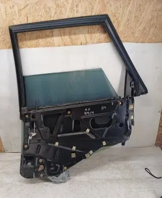 Audi 80 90 S2 B4 Rear door window/glass frame 