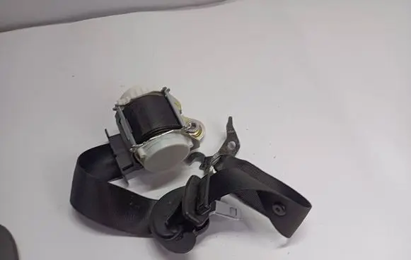BMW 1 E81 E87 Front seatbelt 33059849C 07090923