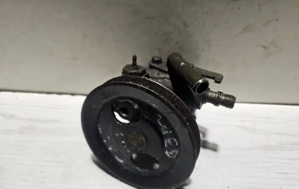 Mitsubishi Colt Power steering pump 21248