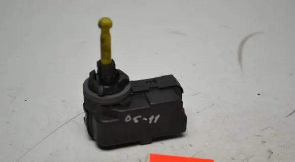 Opel Combo C Headlight level adjustment motor 24405672