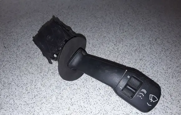 BMW 5 E39 Wiper control stalk 8352013