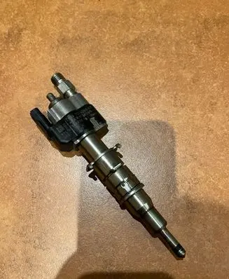 BMW 3 E92 E93 Fuel injector 7585261 13537585261