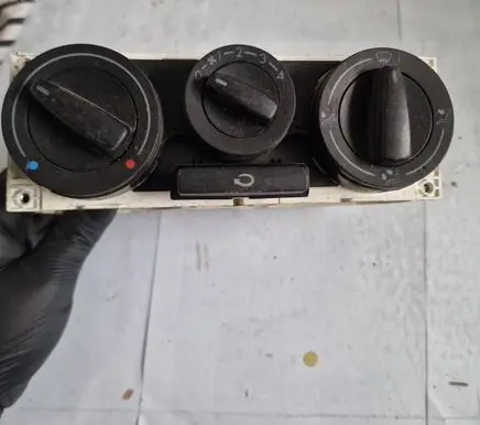 Volkswagen Golf IV Climate control unit