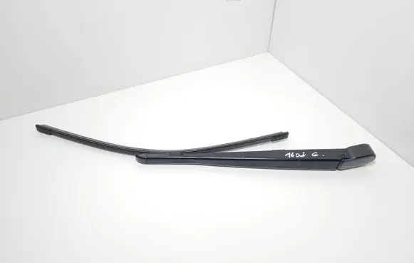 Rear wiper blade arm
