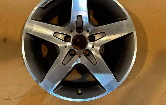 Mercedes-Benz GLA W156 X156 R18 alloy rim A1564012500