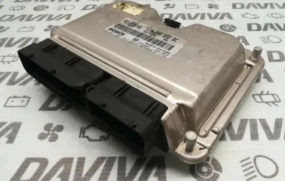 Volkswagen PASSAT B5.5 Engine control unit/module 066906032BC 0261207642