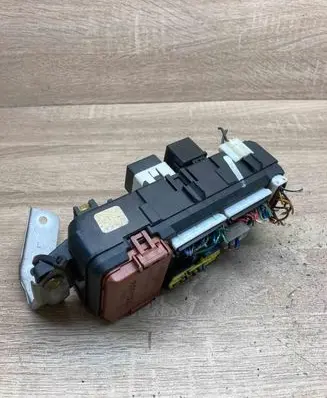Mitsubishi Space Star Fuse module MB953355 MB953383