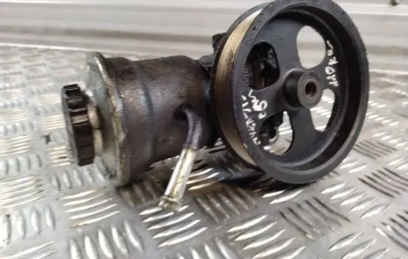 Toyota Avensis T250 Power steering pump