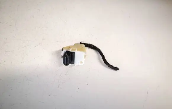 Skoda Octavia Mk1 (1U) Sensor 8d0907539