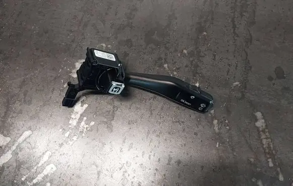 Volkswagen Golf V Wiper control stalk 1K0953519A
