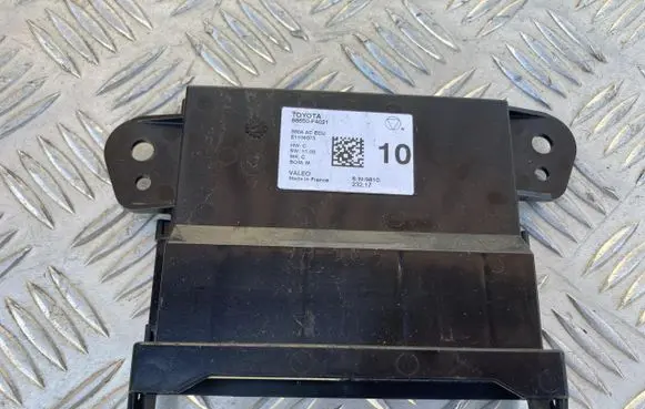 Toyota C-HR I Air conditioner control unit module 88650-F4021