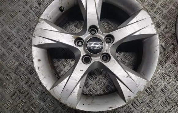 R16 alloy rim