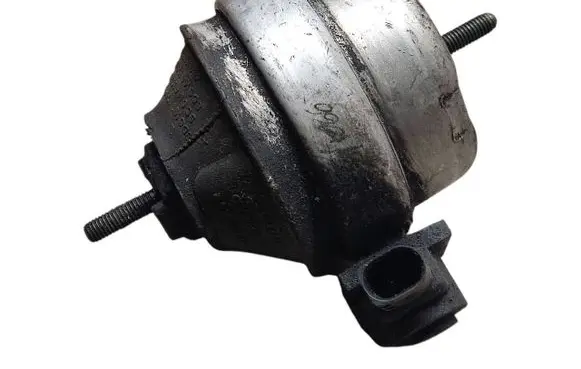 Audi A6 S6 C5 4B Engine mount bracket 8D0199379J 8D0199382P 8D0199379M
