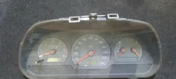 Volvo S40, V40 Speedometer (instrument cluster) 30857569