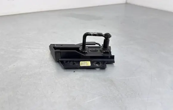 Audi A4 S4 B9 Engine bonnet/hood lock/latch loop/hook 8W0823186C