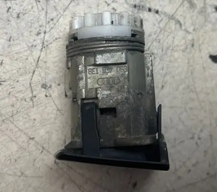 Audi A4 S4 B6 8E 8H Front door lock (next to the handle) 8E1837063