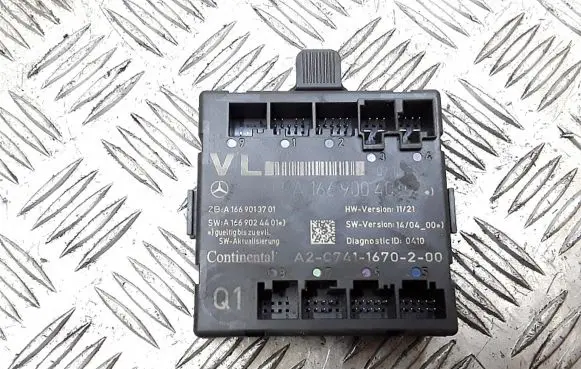 Mercedes-Benz A W176 Door control unit/module a1669004002