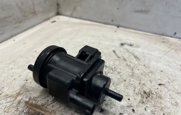 Mercedes-Benz ML W163 Turbo solenoid valve A0005450427