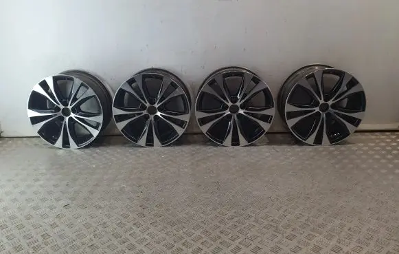 Toyota RAV 4 (XA40) R18 alloy rim 4261142561
