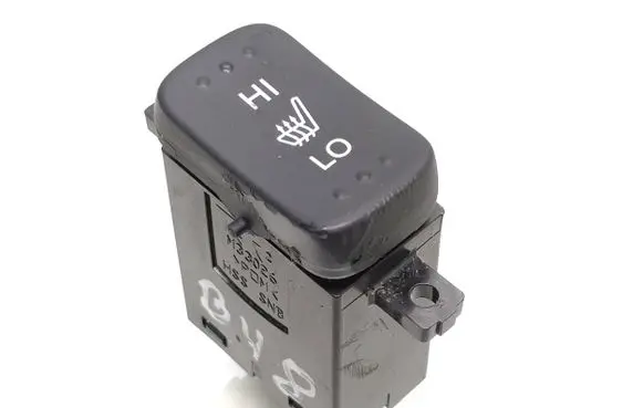 Honda CR-V Seat heating switch M33026 M32045