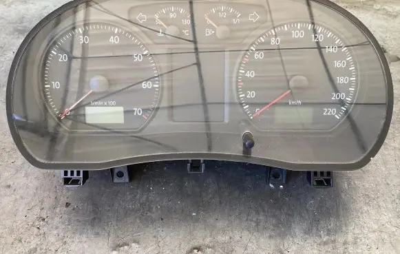 Volkswagen Polo IV 9N3 Speedometer (instrument cluster) 6Q0920804F VZ7Z0G5842075 200700273