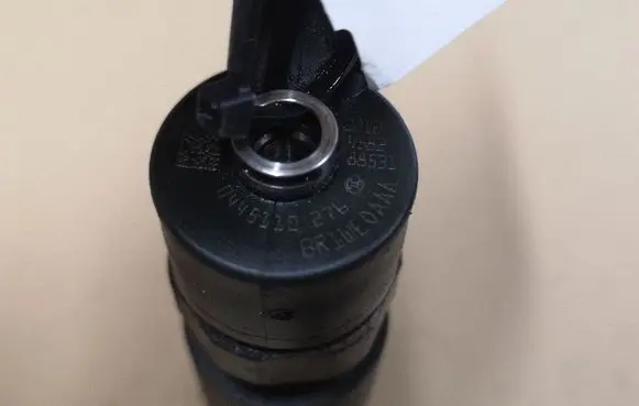 Opel Zafira B Fuel injector 0445110276
