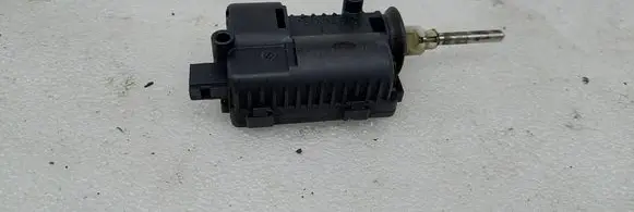 Opel Zafira B Fuel tank cap lock 13158426
