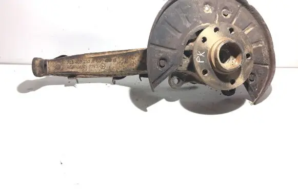 Volkswagen Touareg I Front wheel hub spindle knuckle 7L6407257A