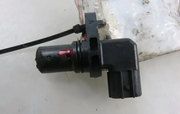 Suzuki Alto Camshaft speed sensor J5T33071