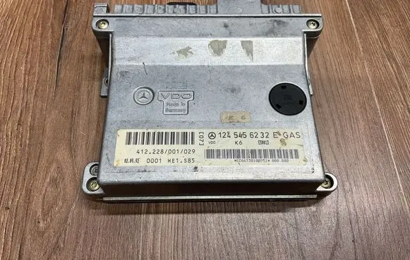 Mercedes-Benz E W124 Engine control unit/module 1245456232