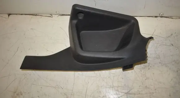Ford Focus Rear sill trim cover BM51A13245A