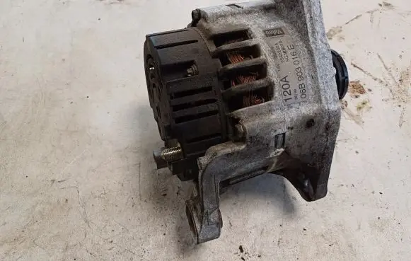 Audi A4 S4 B5 8D Generator/alternator 06B903016E 2542232A SG12B010