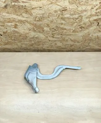 Engine bonnet/hood hinges