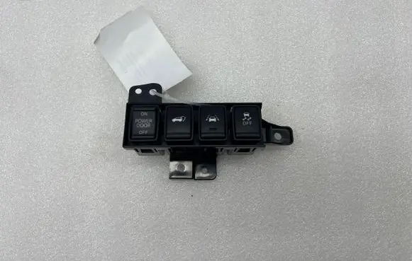 Nissan X-Trail T32 A set of switches 