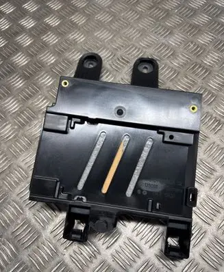BMW X7 G07 Fuse box cover 6819625