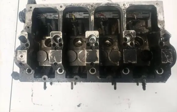 Volkswagen PASSAT B5.5 Engine head 038103373r