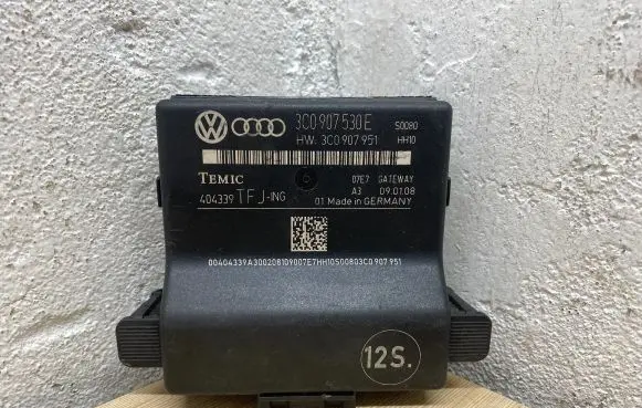 Volkswagen PASSAT B6 Gateway control module 3C0907530E 404339 3C0907951