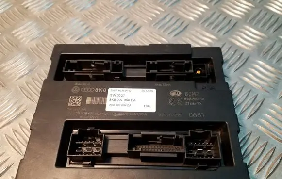 Audi A4 S4 B8 8K Comfort/convenience module 8K0907064DA