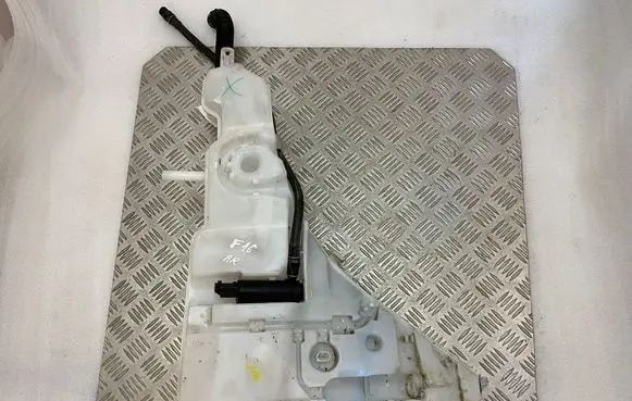 BMW X6 F16 Windshield washer fluid reservoir/tank 7292425 7340773