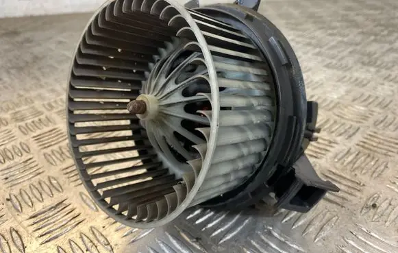 Mercedes-Benz E C207 W207 Heater fan/blower L5964008 GW204LL