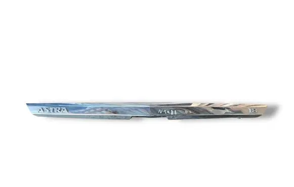 Opel Astra H Trunk door license plate light bar 13223917